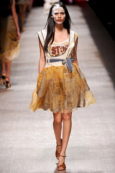 Look 5